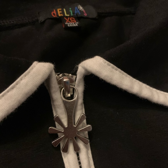 (SOLD) DeliA*s zip up black long sleeve - Picture 4 of 5